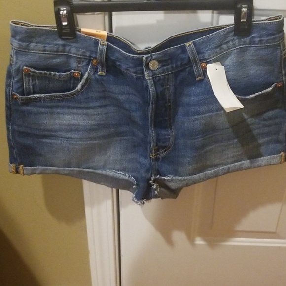 Levi denim shorts 501 original fit - Picture 6 of 6
